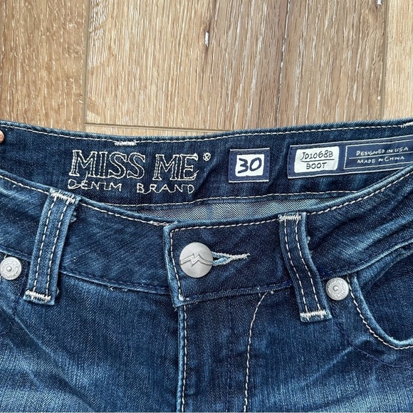 Miss Me Denim Brand Women’s Lo/Mid Rise Medium Wash Bootcut Denim Sz 30 GUC - Picture 3 of 11